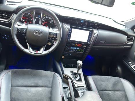 TOYOTA Hilux SW4 2.8 4P SRX 4X4 DIAMOND 7 LUGARES TURBO DIESEL AUTOMTICO, Foto 13