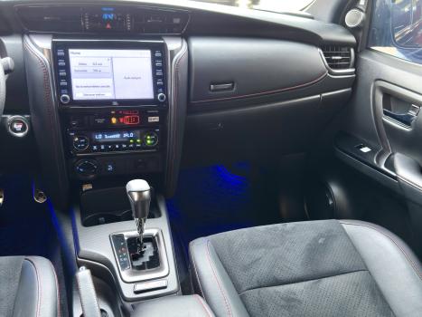 TOYOTA Hilux SW4 2.8 4P SRX 4X4 DIAMOND 7 LUGARES TURBO DIESEL AUTOMTICO, Foto 14