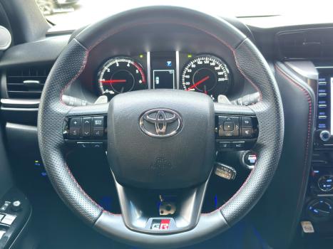 TOYOTA Hilux SW4 2.8 4P SRX 4X4 DIAMOND 7 LUGARES TURBO DIESEL AUTOMTICO, Foto 20