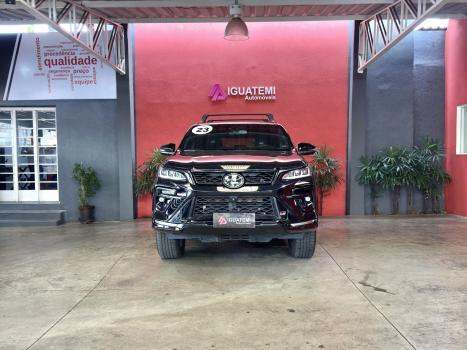TOYOTA Hilux SW4 2.8 4P SRX 4X4 DIAMOND 7 LUGARES TURBO DIESEL AUTOMTICO, Foto 23