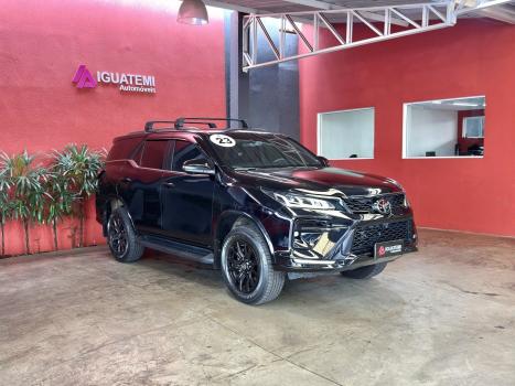 TOYOTA Hilux SW4 2.8 4P SRX 4X4 DIAMOND 7 LUGARES TURBO DIESEL AUTOMTICO, Foto 24