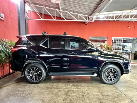 TOYOTA Hilux SW4 2.8 4P SRX 4X4 DIAMOND 7 LUGARES TURBO DIESEL AUTOMTICO, Foto 27