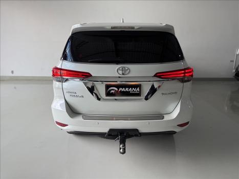 TOYOTA Hilux SW4 2.8 4P SRX 4X4 DIAMOND 7 LUGARES TURBO DIESEL AUTOMTICO, Foto 4