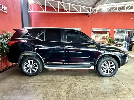 TOYOTA Hilux SW4 2.8 16V 4P SRX 4X4 7 LUGARES TURBO DIESEL AUTOM�TICO, Foto 7