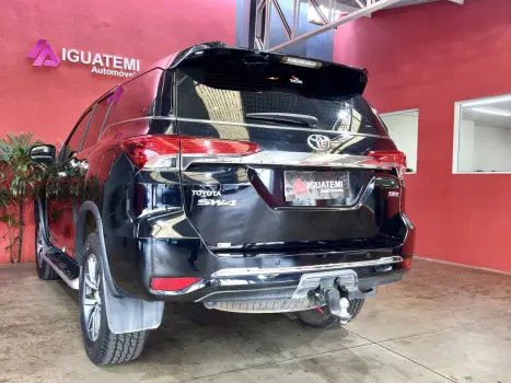 TOYOTA Hilux SW4 2.8 16V 4P SRX 4X4 7 LUGARES TURBO DIESEL AUTOM�TICO, Foto 11