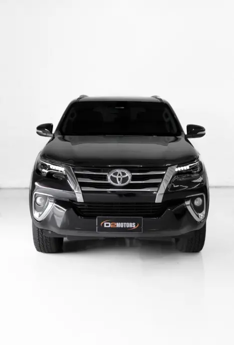 TOYOTA Hilux SW4 2.8 4P SRX 4X4 TURBO DIESEL AUTOM�TICO, Foto 2