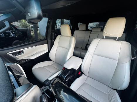 TOYOTA Hilux SW4 2.8 4P SRX 4X4 DIAMOND 7 LUGARES TURBO DIESEL AUTOM�TICO, Foto 3