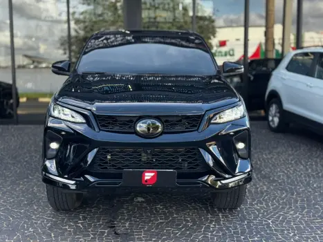 TOYOTA Hilux SW4 2.8 4P SRX 4X4 DIAMOND 7 LUGARES TURBO DIESEL AUTOM�TICO, Foto 6