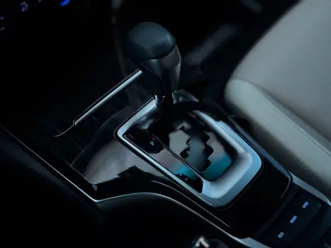 TOYOTA Hilux SW4 2.8 4P SRX 4X4 DIAMOND 7 LUGARES TURBO DIESEL AUTOM�TICO, Foto 14