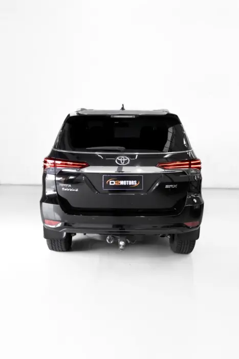 TOYOTA Hilux SW4 2.8 4P SRX 4X4 TURBO DIESEL AUTOM�TICO, Foto 5