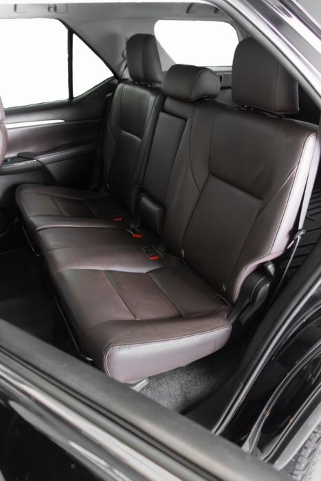 TOYOTA Hilux SW4 2.8 4P SRX 4X4 TURBO DIESEL AUTOM�TICO, Foto 6