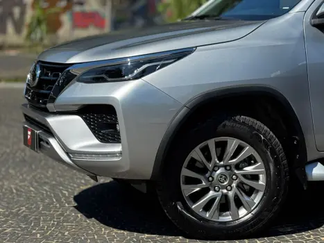 TOYOTA Hilux SW4 2.8 16V 4P GR-S 7 LUGARES 4X4 TURBO DIESEL AUTOM�TICO, Foto 8