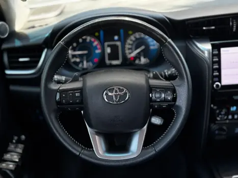 TOYOTA Hilux SW4 2.8 16V 4P GR-S 7 LUGARES 4X4 TURBO DIESEL AUTOM�TICO, Foto 13