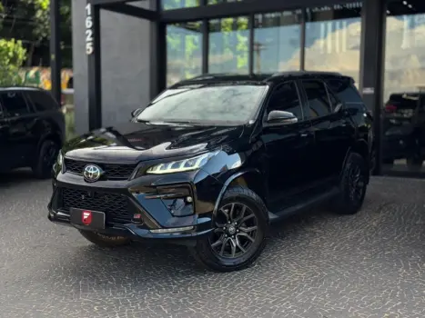 TOYOTA Hilux SW4 2.8 16V 4P GR-S 7 LUGARES 4X4 TURBO DIESEL AUTOM�TICO, Foto 1