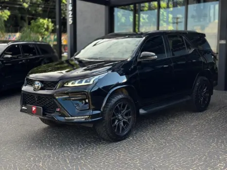 TOYOTA Hilux SW4 2.8 16V 4P GR-S 7 LUGARES 4X4 TURBO DIESEL AUTOM�TICO, Foto 4