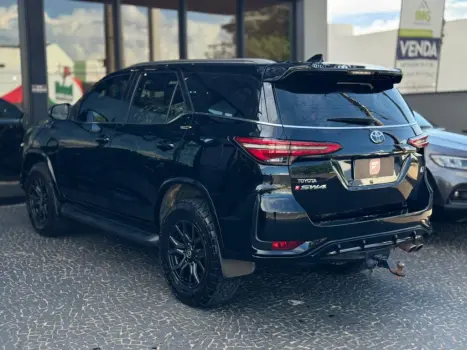 TOYOTA Hilux SW4 2.8 16V 4P GR-S 7 LUGARES 4X4 TURBO DIESEL AUTOM�TICO, Foto 6