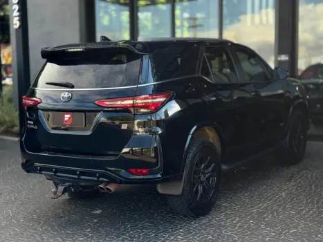 TOYOTA Hilux SW4 2.8 16V 4P GR-S 7 LUGARES 4X4 TURBO DIESEL AUTOM�TICO, Foto 7