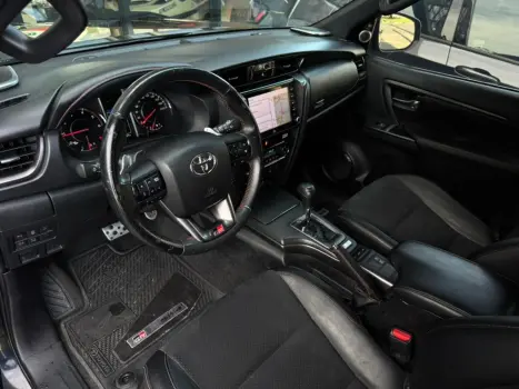 TOYOTA Hilux SW4 2.8 16V 4P GR-S 7 LUGARES 4X4 TURBO DIESEL AUTOM�TICO, Foto 10