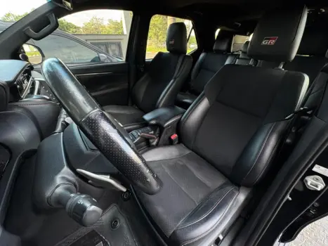 TOYOTA Hilux SW4 2.8 16V 4P GR-S 7 LUGARES 4X4 TURBO DIESEL AUTOM�TICO, Foto 11