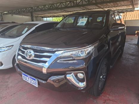 TOYOTA Hilux SW4 2.8 16V 4P SRX 4X4 7 LUGARES TURBO DIESEL AUTOM�TICO, Foto 3
