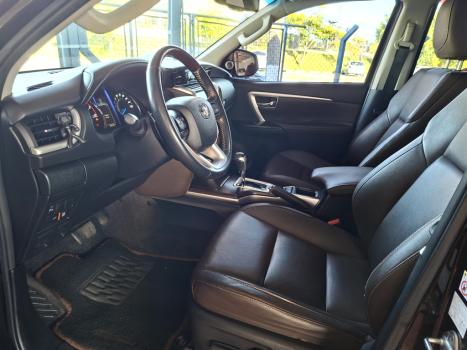 TOYOTA Hilux SW4 2.8 16V 4P SRX 4X4 7 LUGARES TURBO DIESEL AUTOM�TICO, Foto 7