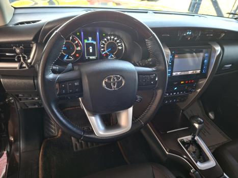 TOYOTA Hilux SW4 2.8 16V 4P SRX 4X4 7 LUGARES TURBO DIESEL AUTOM�TICO, Foto 9