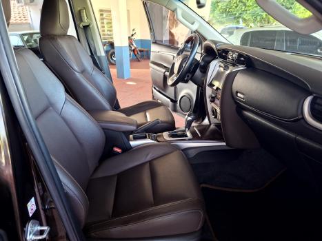 TOYOTA Hilux SW4 2.8 16V 4P SRX 4X4 7 LUGARES TURBO DIESEL AUTOM�TICO, Foto 10