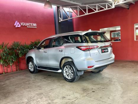 TOYOTA Hilux SW4 2.8 4P SRX 4X4 TURBO DIESEL AUTOM�TICO, Foto 4