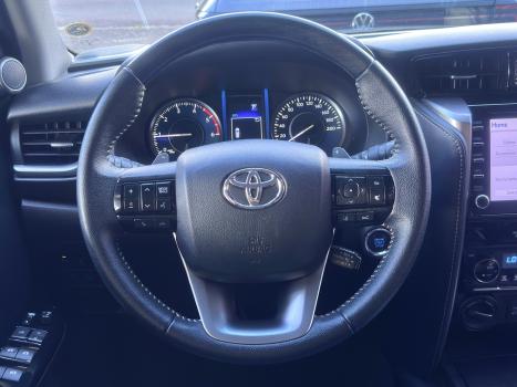 TOYOTA Hilux SW4 2.8 4P SRX 4X4 TURBO DIESEL AUTOM�TICO, Foto 15