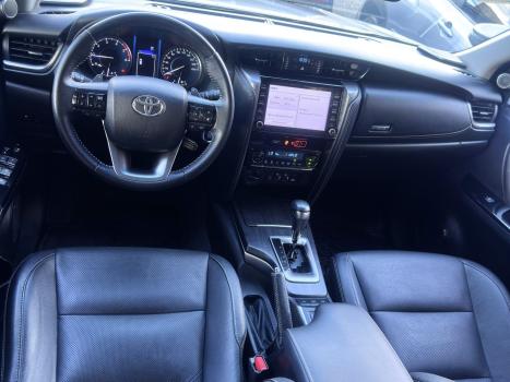 TOYOTA Hilux SW4 2.8 4P SRX 4X4 TURBO DIESEL AUTOM�TICO, Foto 20