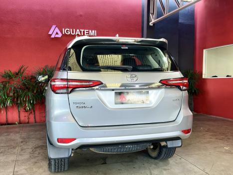 TOYOTA Hilux SW4 2.8 4P SRX 4X4 TURBO DIESEL AUTOM�TICO, Foto 24