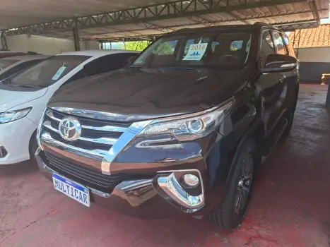 TOYOTA Hilux SW4 2.8 16V 4P SRX 4X4 7 LUGARES TURBO DIESEL AUTOM�TICO, Foto 1