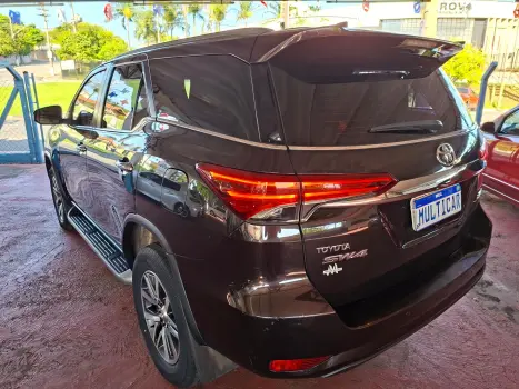 TOYOTA Hilux SW4 2.8 16V 4P SRX 4X4 7 LUGARES TURBO DIESEL AUTOM�TICO, Foto 6