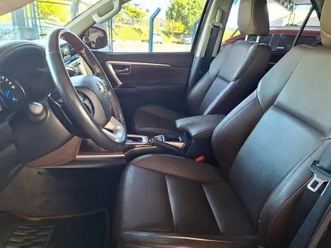 TOYOTA Hilux SW4 2.8 16V 4P SRX 4X4 7 LUGARES TURBO DIESEL AUTOM�TICO, Foto 8