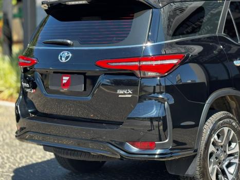 TOYOTA Hilux SW4 2.8 16V 4P SRX PLATINUM 4X4 7 LUGARES TURBO DIESEL AUTOM�TICO, Foto 13