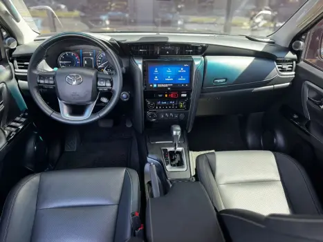 TOYOTA Hilux SW4 2.8 16V 4P SRX PLATINUM 4X4 7 LUGARES TURBO DIESEL AUTOM�TICO, Foto 16