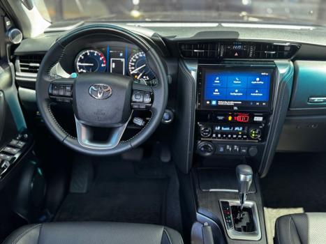 TOYOTA Hilux SW4 2.8 16V 4P SRX PLATINUM 4X4 7 LUGARES TURBO DIESEL AUTOM�TICO, Foto 17