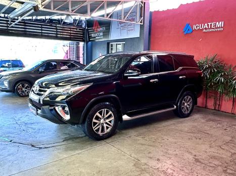 TOYOTA Hilux SW4 2.8 16V 4P GR-S 7 LUGARES 4X4 TURBO DIESEL AUTOM�TICO, Foto 2