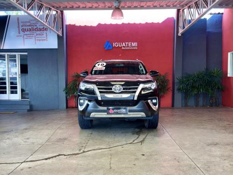 TOYOTA Hilux SW4 2.8 16V 4P GR-S 7 LUGARES 4X4 TURBO DIESEL AUTOM�TICO, Foto 3