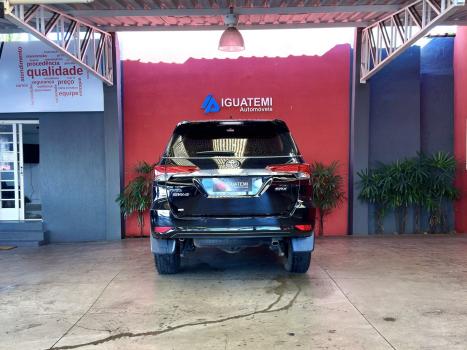 TOYOTA Hilux SW4 2.8 16V 4P GR-S 7 LUGARES 4X4 TURBO DIESEL AUTOM�TICO, Foto 8