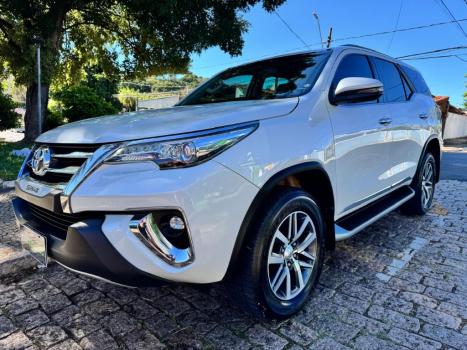 TOYOTA Hilux SW4 2.8 16V 4P SRX 4X4 7 LUGARES TURBO DIESEL AUTOM�TICO, Foto 3