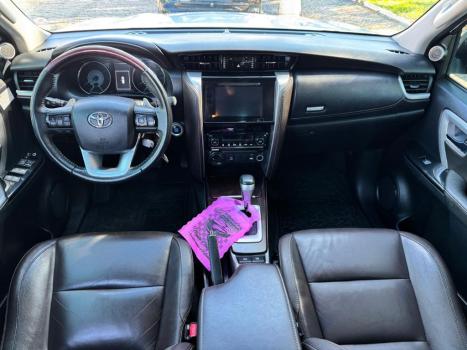 TOYOTA Hilux SW4 2.8 16V 4P SRX 4X4 7 LUGARES TURBO DIESEL AUTOM�TICO, Foto 9