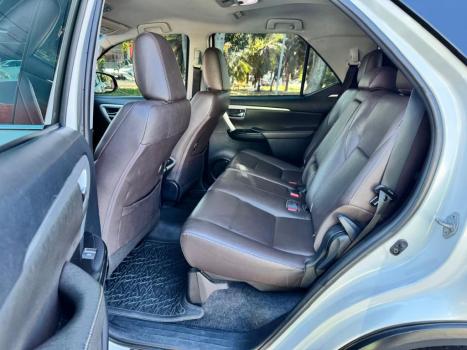 TOYOTA Hilux SW4 2.8 16V 4P SRX 4X4 7 LUGARES TURBO DIESEL AUTOM�TICO, Foto 10