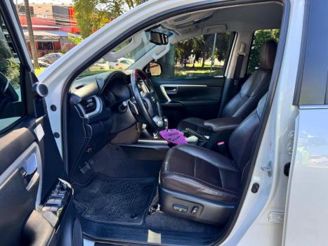 TOYOTA Hilux SW4 2.8 16V 4P SRX 4X4 7 LUGARES TURBO DIESEL AUTOM�TICO, Foto 11