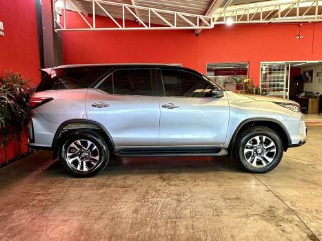 TOYOTA Hilux SW4 2.8 4P SRX 4X4 DIAMOND 7 LUGARES TURBO DIESEL AUTOM�TICO, Foto 7