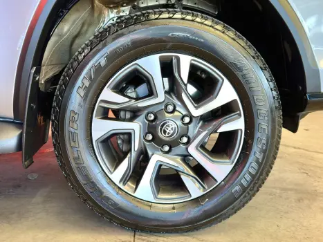 TOYOTA Hilux SW4 2.8 4P SRX 4X4 DIAMOND 7 LUGARES TURBO DIESEL AUTOM�TICO, Foto 9