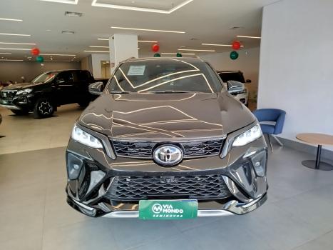 TOYOTA Hilux SW4 2.8 4P SRX 4X4 TURBO DIESEL AUTOM�TICO, Foto 2