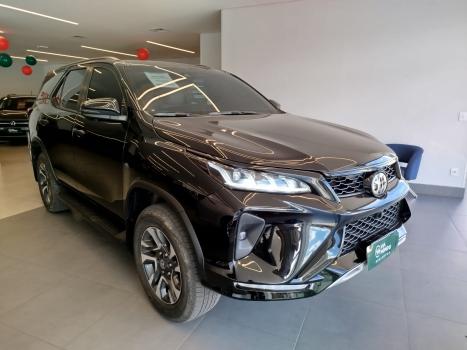TOYOTA Hilux SW4 2.8 4P SRX 4X4 TURBO DIESEL AUTOM�TICO, Foto 3
