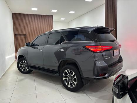 TOYOTA Hilux SW4 2.8 16V 4P SRX PLATINUM 4X4 7 LUGARES TURBO DIESEL AUTOM�TICO, Foto 3