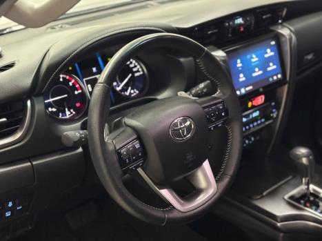 TOYOTA Hilux SW4 2.8 16V 4P SRX PLATINUM 4X4 7 LUGARES TURBO DIESEL AUTOM�TICO, Foto 6